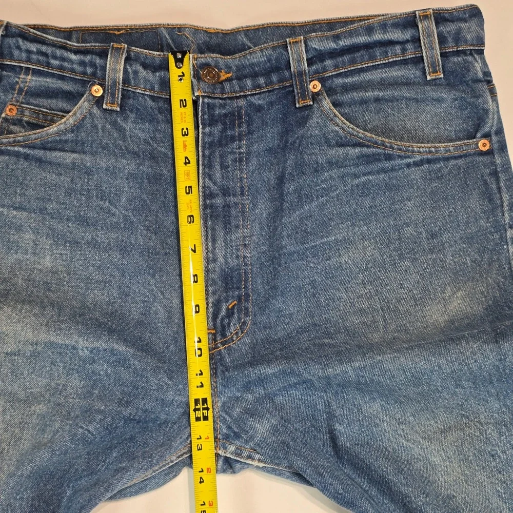 Vintage Levis 505 Mens Straight Leg Jeans Medium Wash Blue Denim 37x32‎ Zip Fly